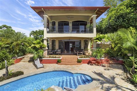 can americans buy houses in costa rica
